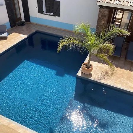 Le Patio Bleu *