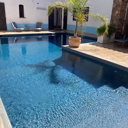 Le Patio Bleu * La Crau