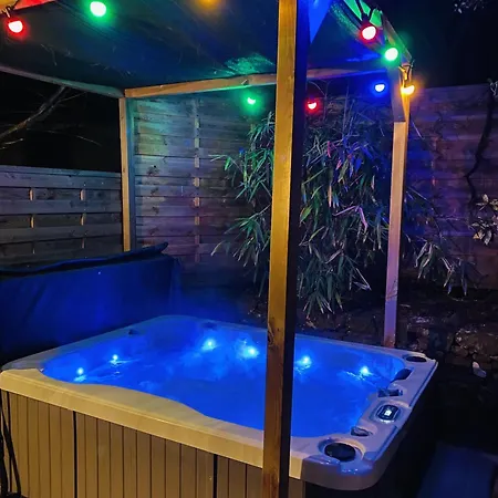 Le Patio Bleu *